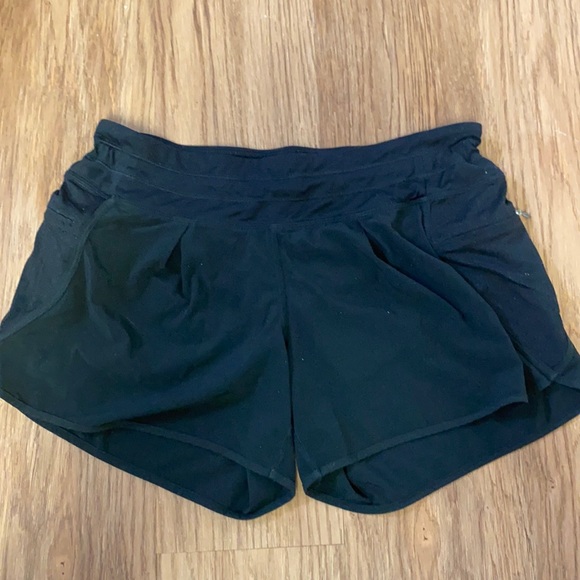 Lululemon running short🏃🏽♀️🏃🏽♀️